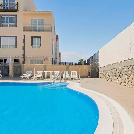 Appartamento Spacious 3br With Pool, Wifi & Near