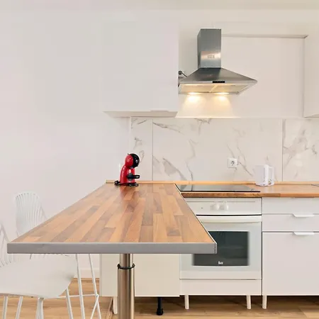 Appartamento Spacious 3br With Pool, Wifi & Near Callao Salvaje