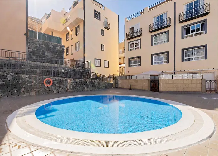 Spacious 3br With Pool, Wifi & Near דירה