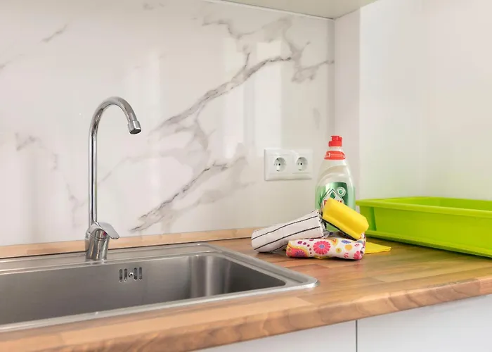 Spacious 3br With Pool, Wifi & Near דירה