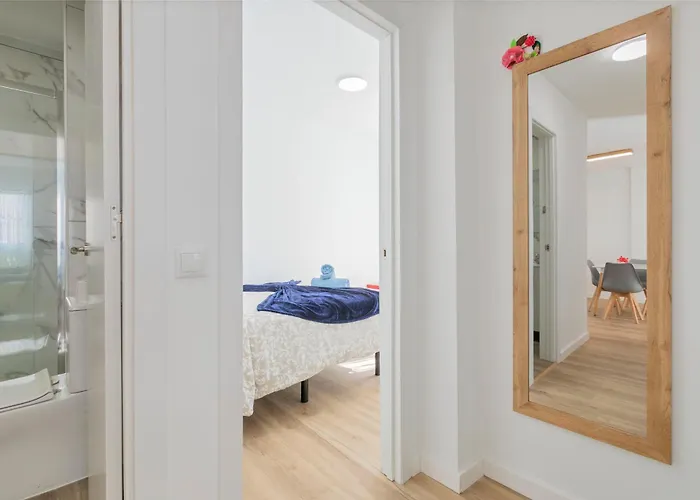 Spacious 3br With Pool, Wifi & Near דירה