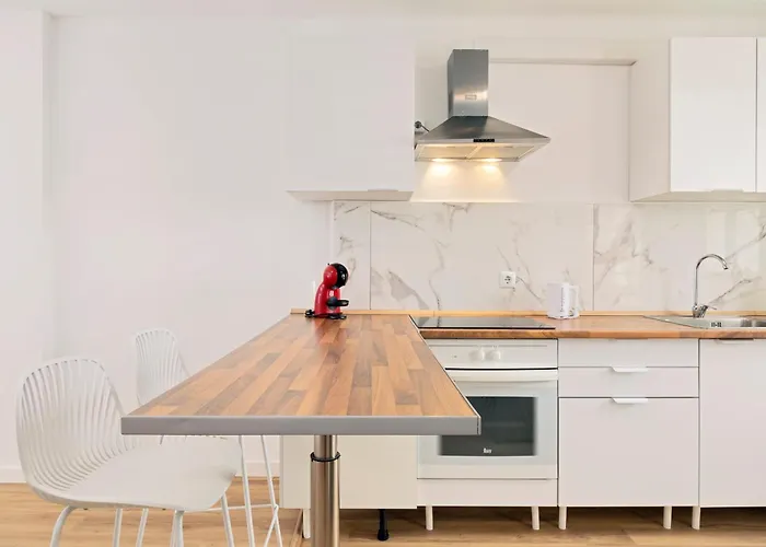 דירה Spacious 3br With Pool, Wifi & Near קיאו סלבאחה