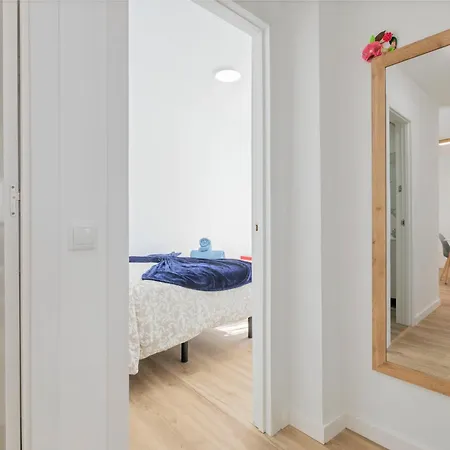 Spacious 3br With Pool, Wifi & Near דירה